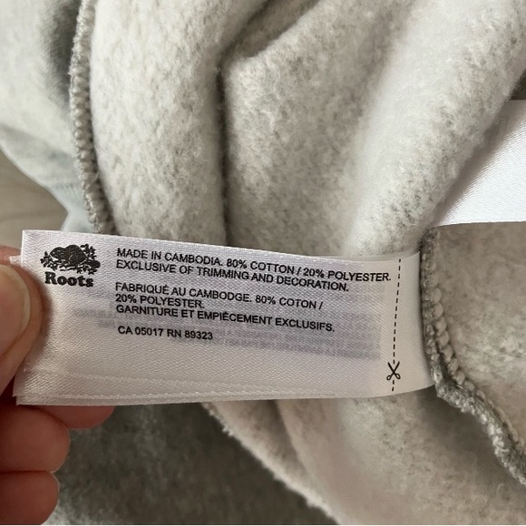 NEW ROOTS Cropped Grey White Pink Stripe Bold Sweater Size Medium Y2K Athletic - Picture 5 of 5